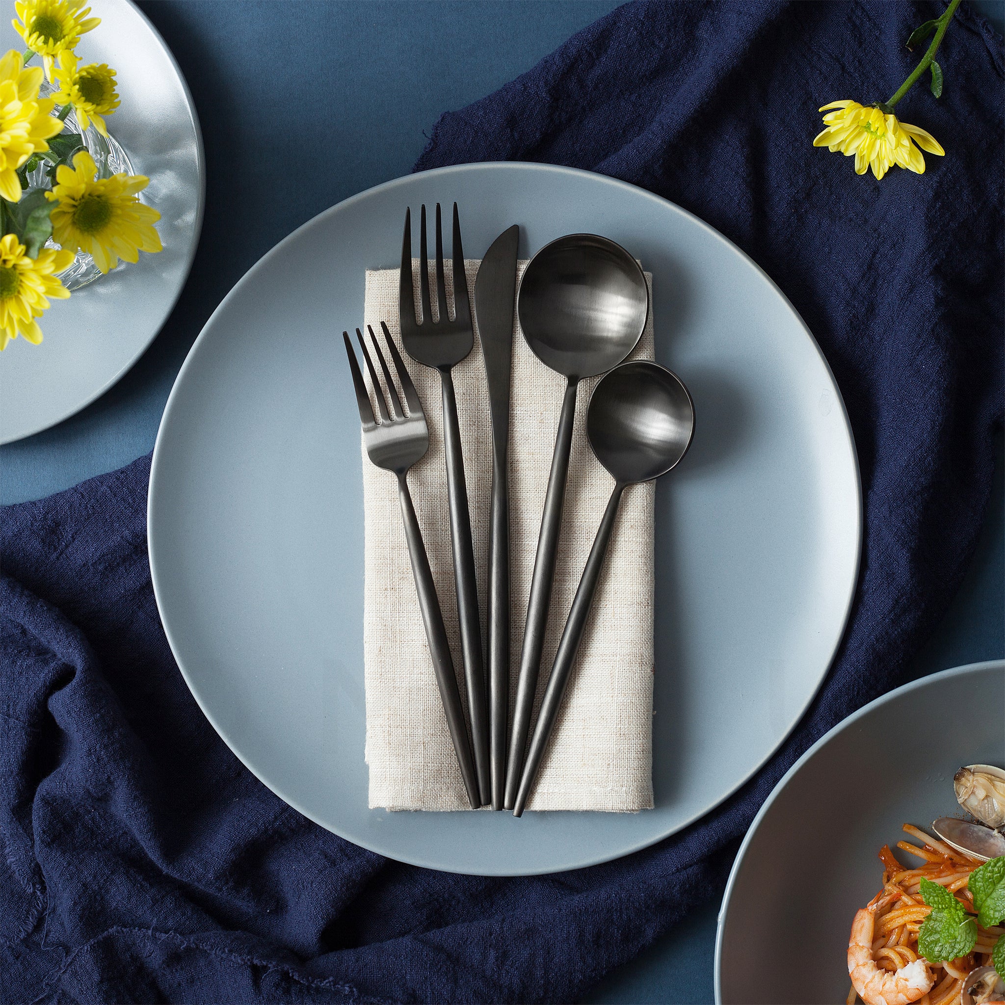 Modern Stainless Steel Flatware Set - Black – Homelux Theory